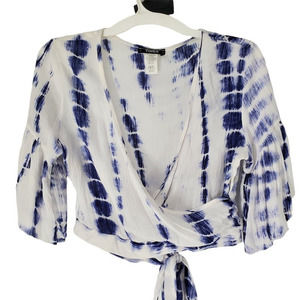 Toska Womens Surplice Blouse Blue Tie Dye Short Sleeve Ruffle V Neck Crop USA S